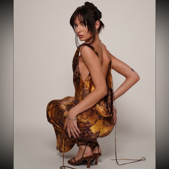 mirror palais gown - Picture 2 of 5